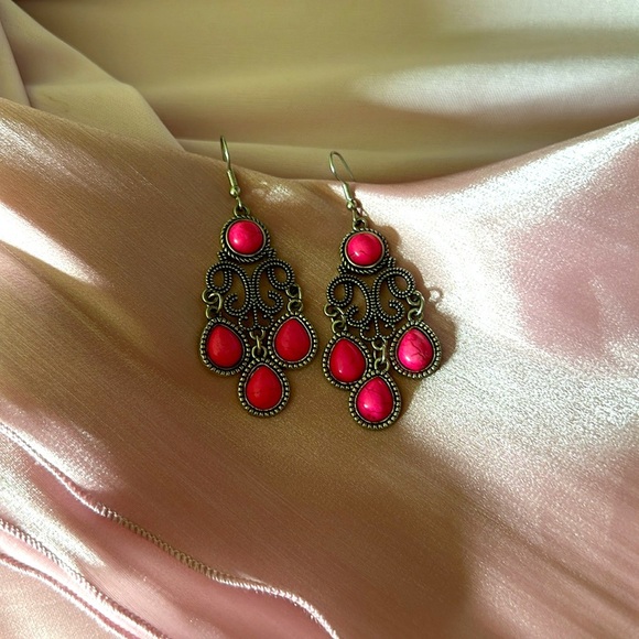 Chandelier Pink and Silver Fashion Earrings NEW! - Picture 5 of 6